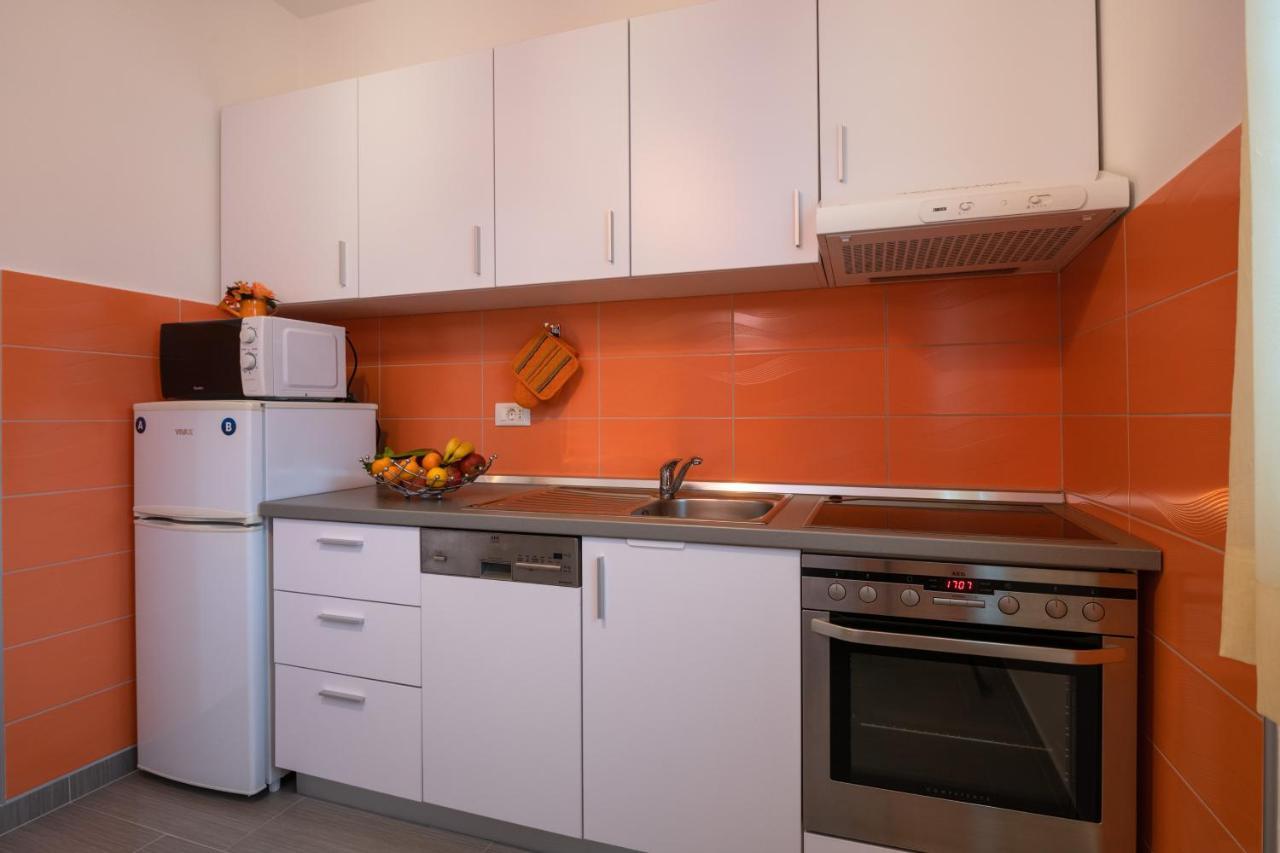 Apartments Greta & Ivona Pula Extérieur photo