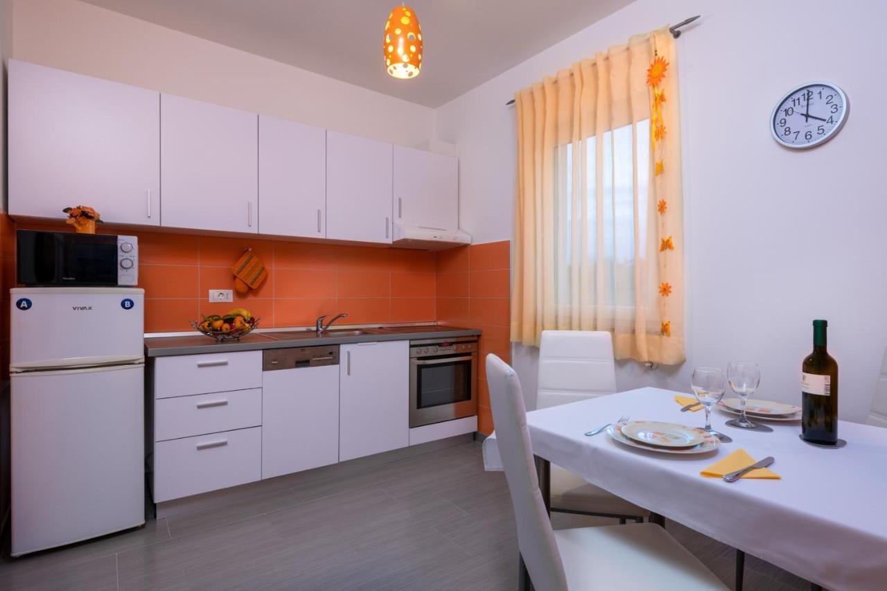 Apartments Greta & Ivona Pula Extérieur photo
