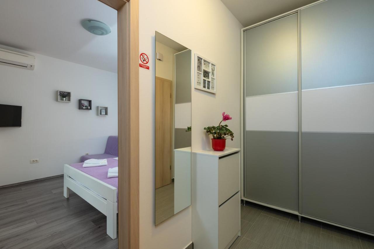 Apartments Greta & Ivona Pula Extérieur photo