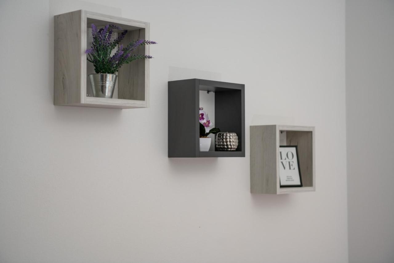 Apartments Greta & Ivona Pula Extérieur photo